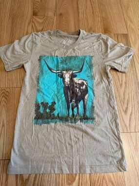 Crazy Train Longhorn Graphic Tee in Tan with Turquoise Print
